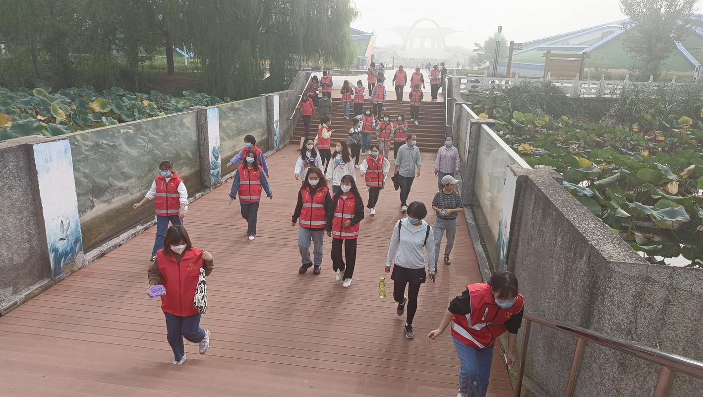 衡水好人網(wǎng)倡導(dǎo)文明旅游志愿服務(wù)國(guó)慶節(jié)里的亮麗風(fēng)景